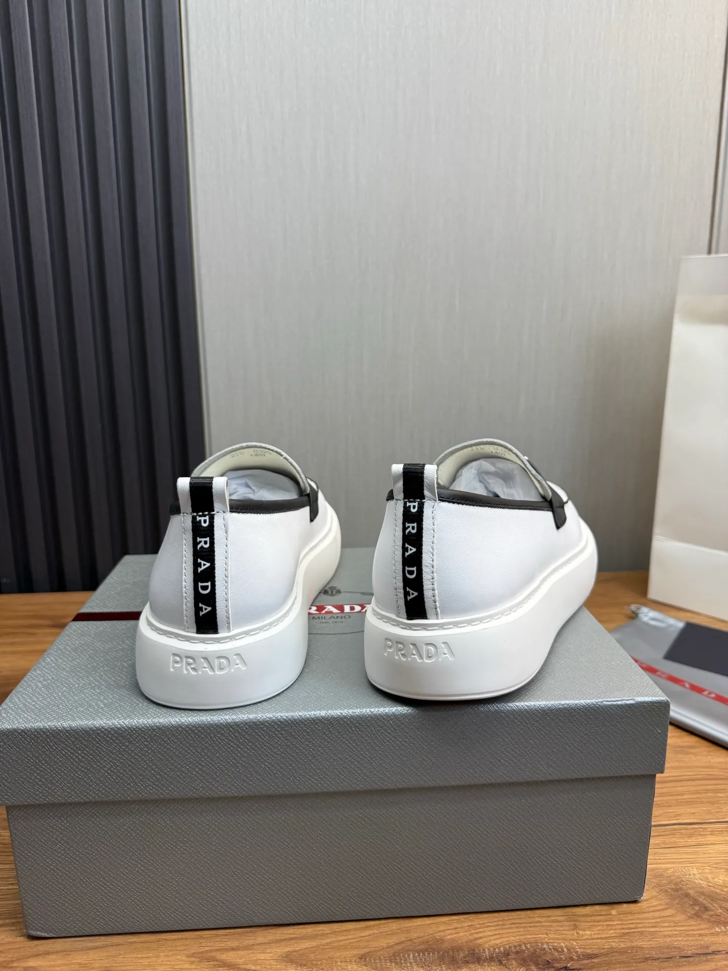 Factory price 580💰 [PRADA] Men's shoes are popular in the counter, official website is synchronized, 1 high-quality shipment ✔️Original cowhide + cowhide lining, 1🆚1 replica, original sole, 38-45 (45 customized, non-refundable)